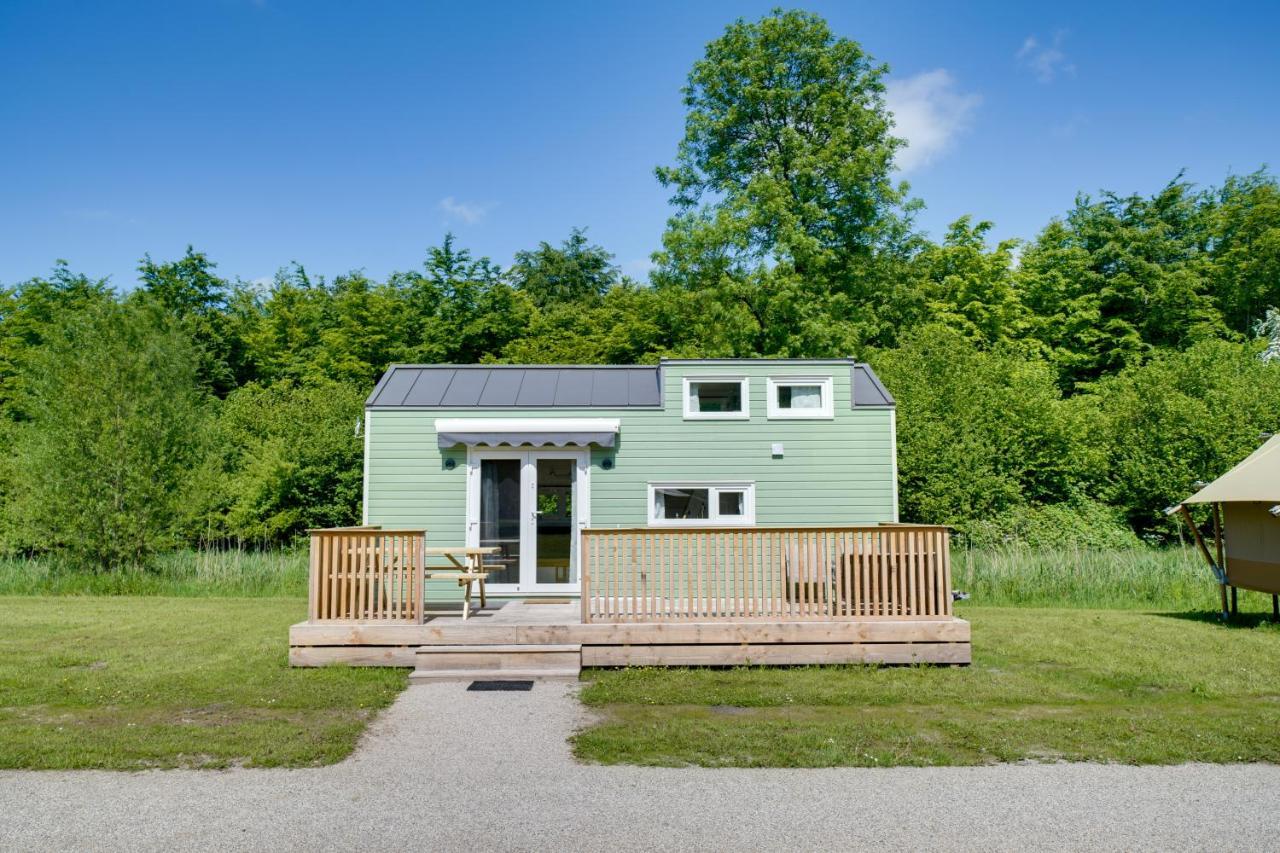 Green Tiny House With Shared Pool Zeewolde Exterior photo